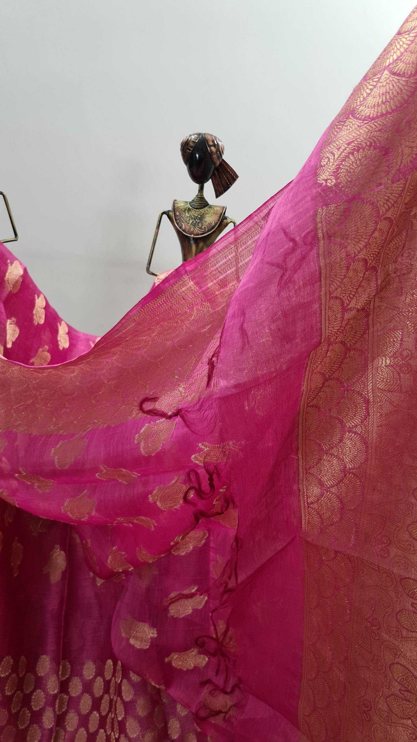 Taffy Pink Linen Banarasi