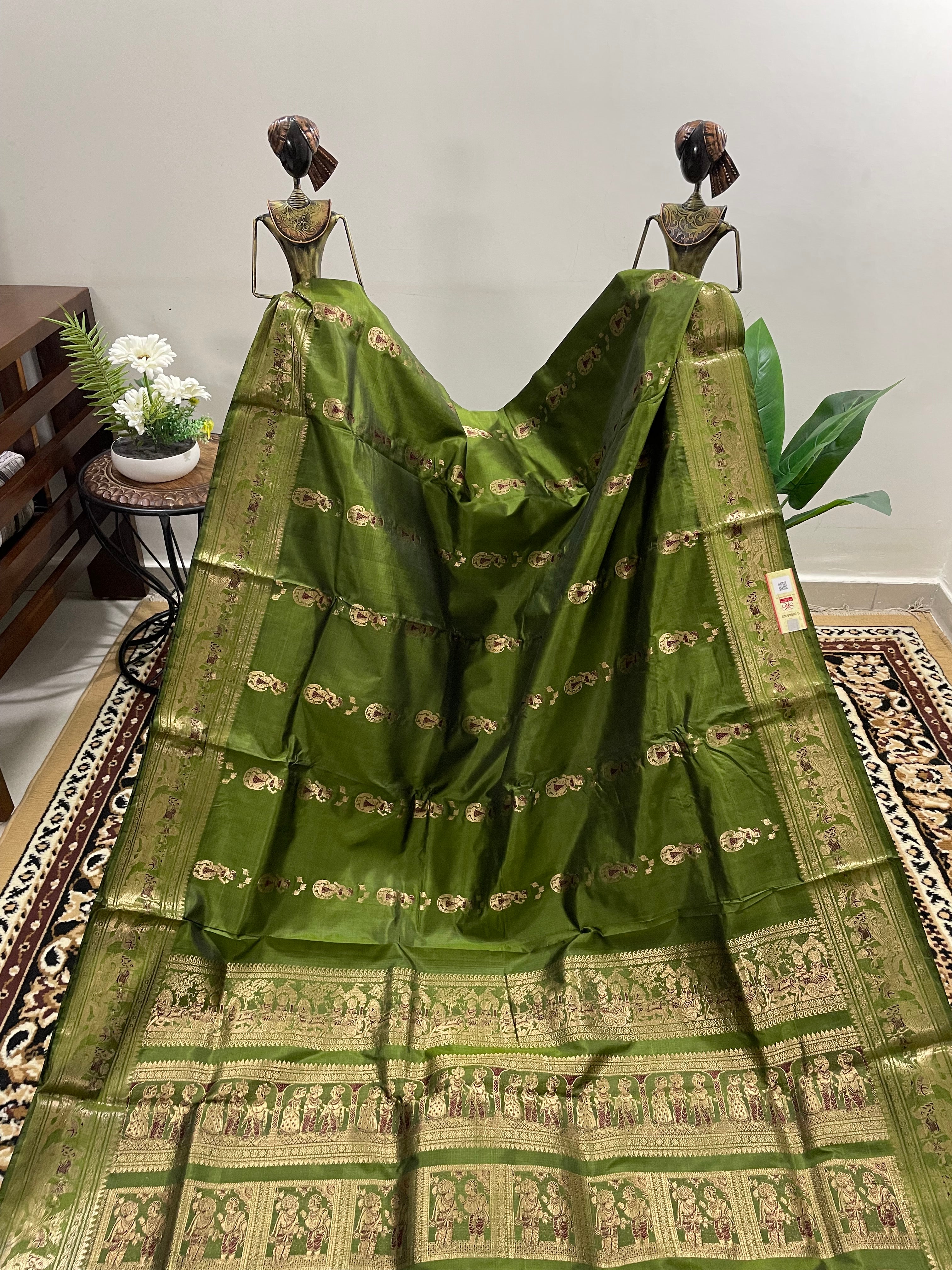 Buy online Green Printed Baluchari Saree With Blouse from ethnic wear for  Women by Panetar for ₹1299 at 68% off | 2024 Limeroad.com