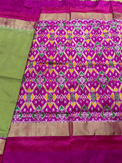 Kelly Green with Fuchsia Pink Pochampally Silk Saree