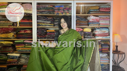 Parrot Green Maheshwari Silk Cotton Saree with Ghicha Pallu