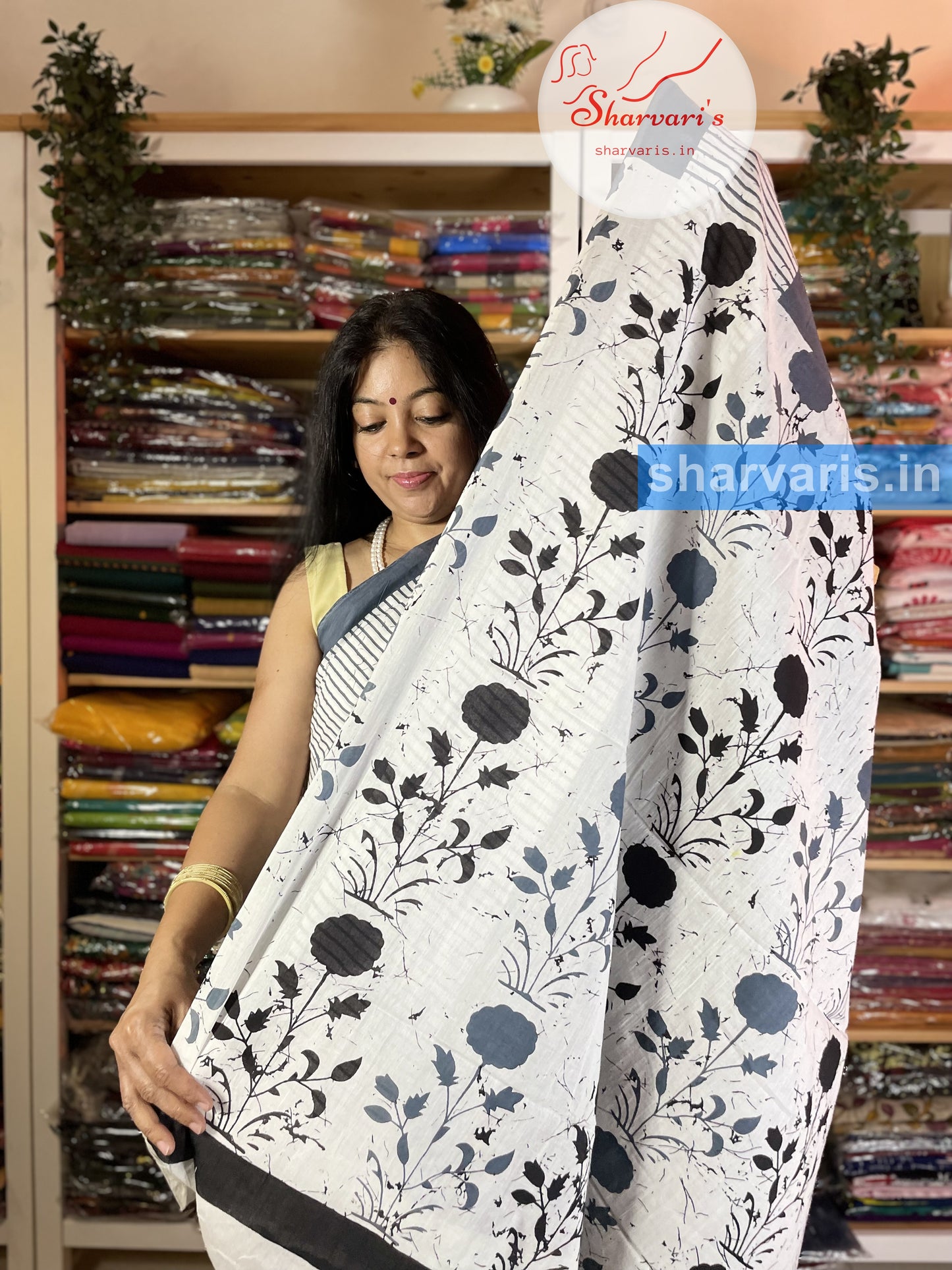 Grey Mulmul Cotton Saree with Trendy Floral Prints