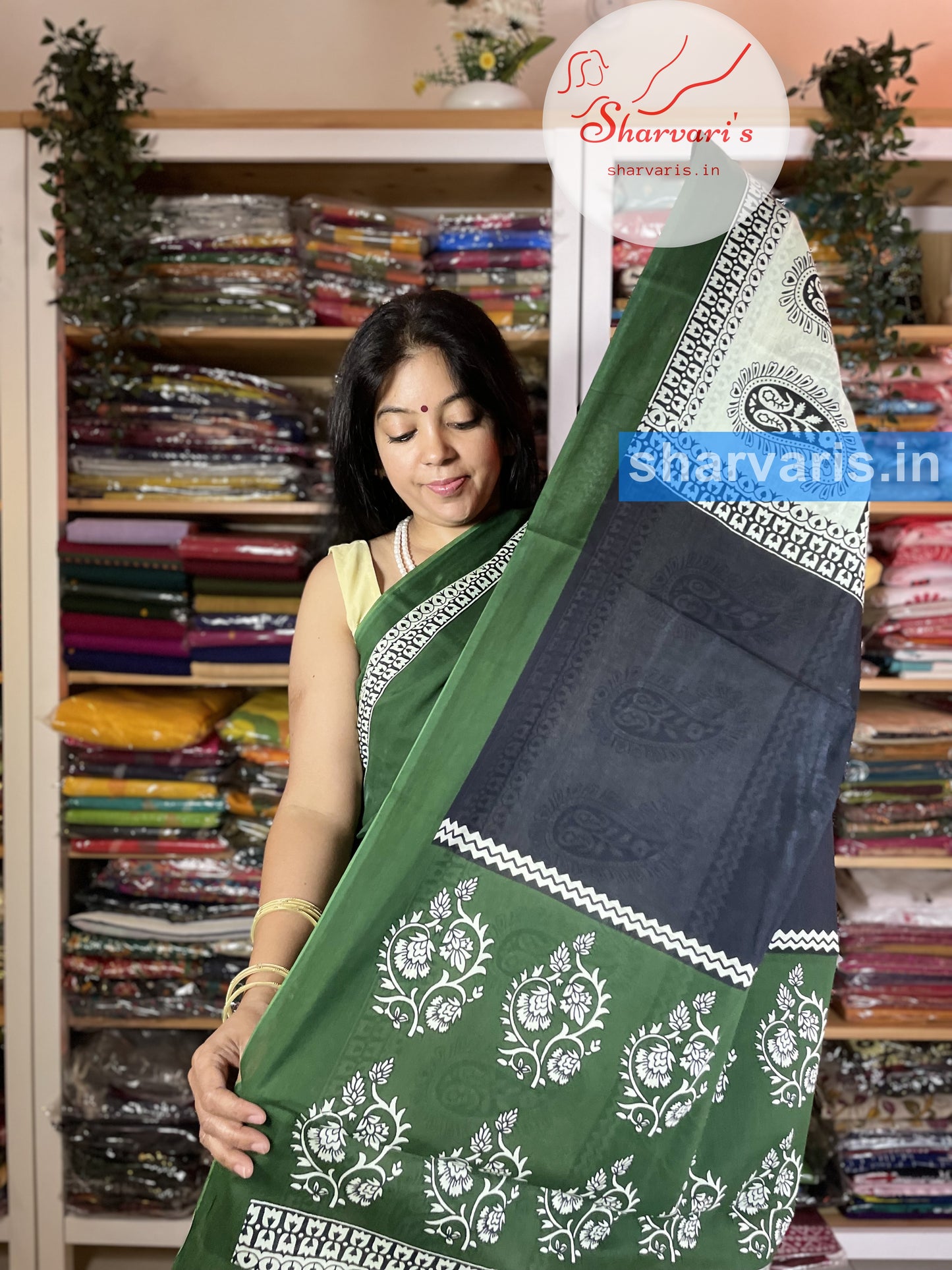 Leaf Green Premium Mulmul Cotton Saree with Paisley Prints