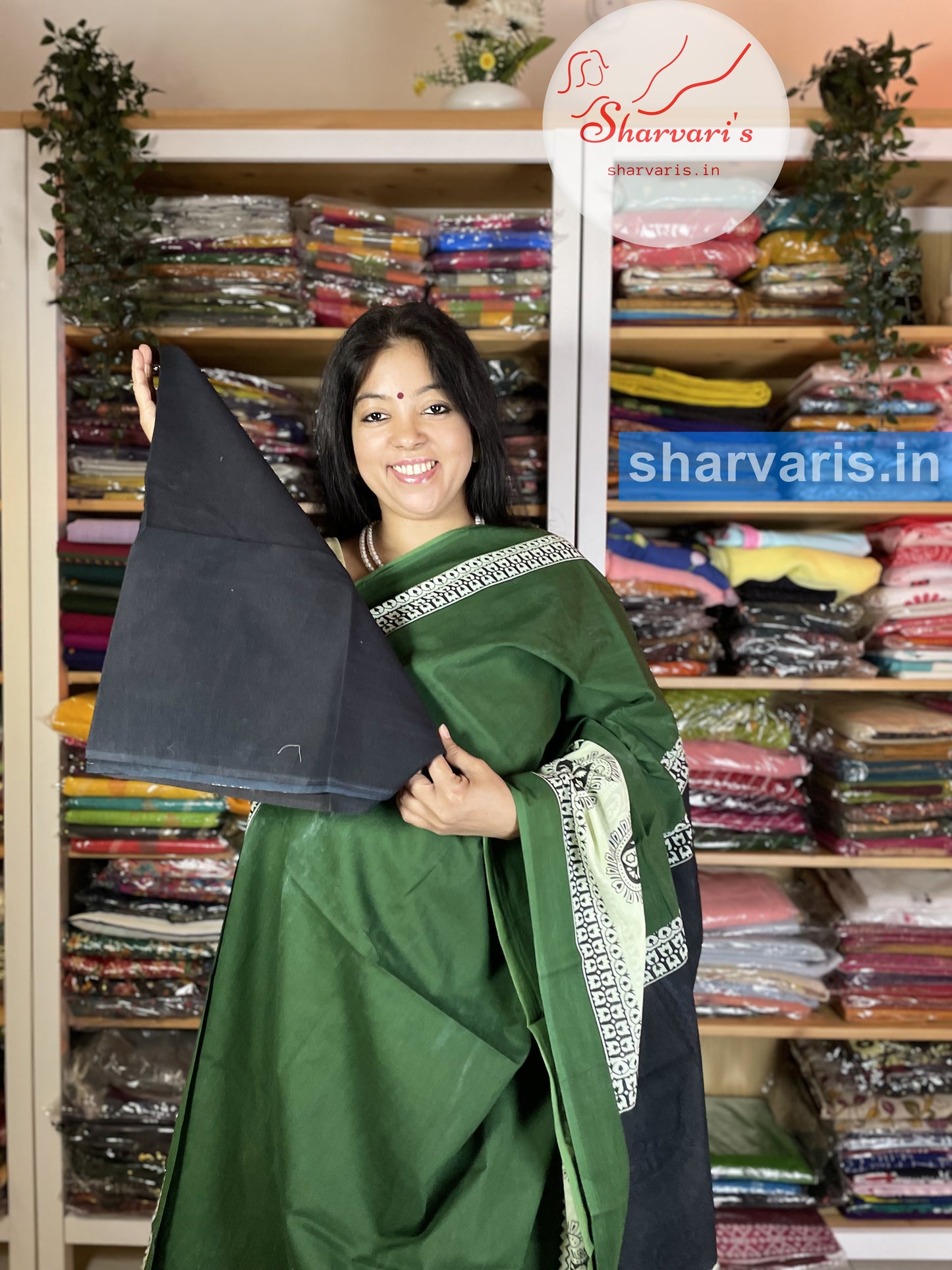 Leaf Green Premium Mulmul Cotton Saree with Paisley Prints