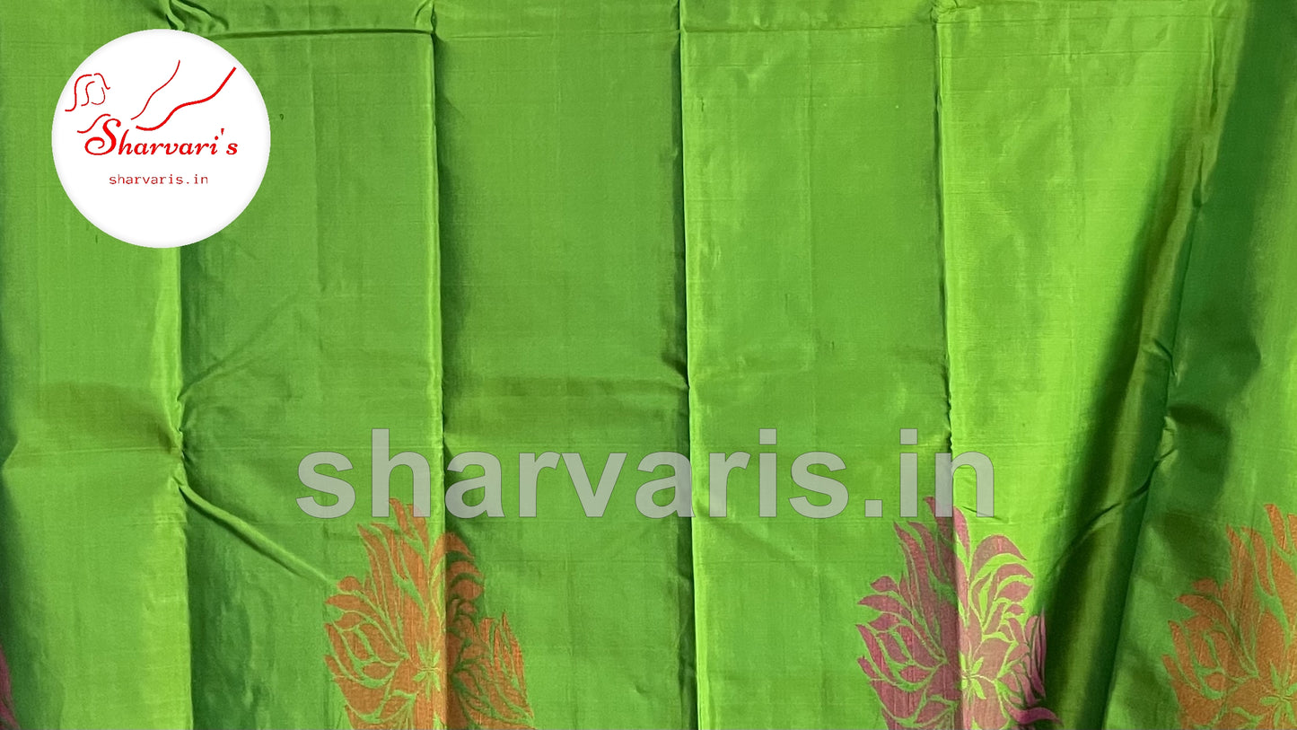 Shamrock Green Kanchipuram Silk Saree with Thread Work Motifs